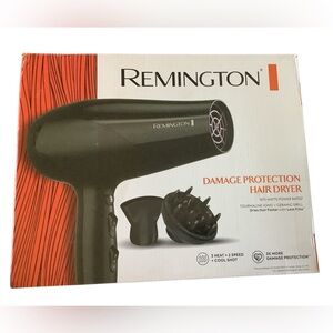 Remington Damage Protection Black Hair Dryer with Attachments. NEW